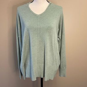 Dreamers by Debut hooded sweater Size M/L